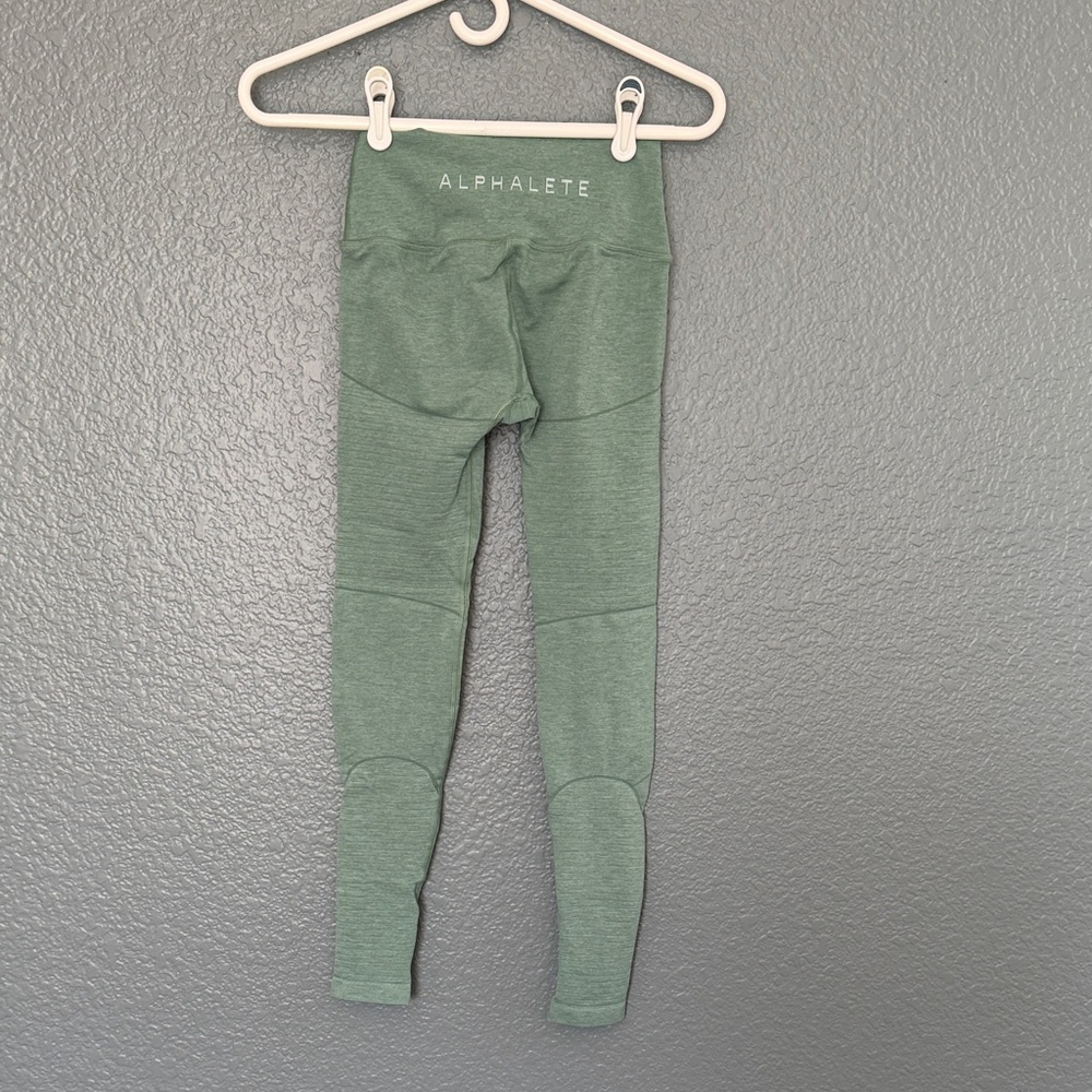 Alphalete Women’s  Seafoam Green Leggings